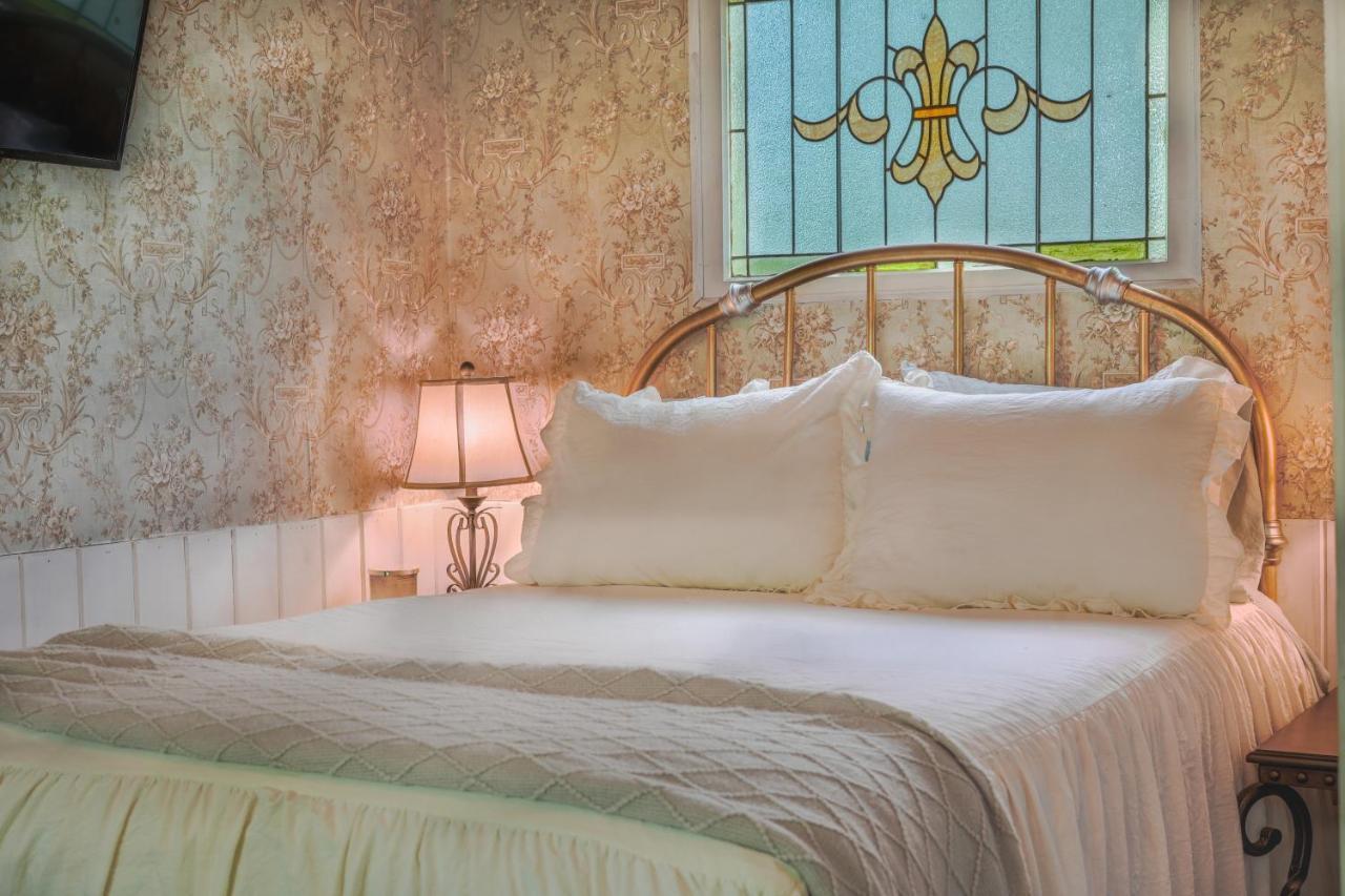 Vintage Wild West Tiny Hotel In The Woods! Pine City Zewnętrze zdjęcie